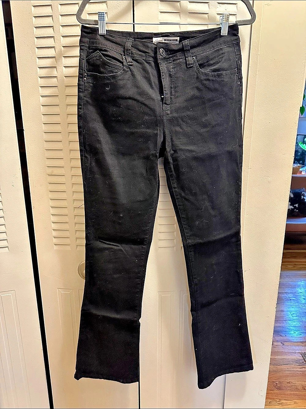 Royalty Wanna Betta Butt Mid Rise Boot Cut Jeans in Black size 10